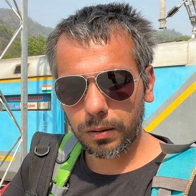 Manav Rathi's avatar