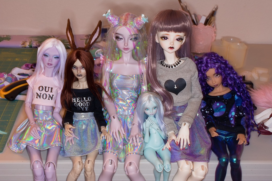 Mastodon banner for @Dolls