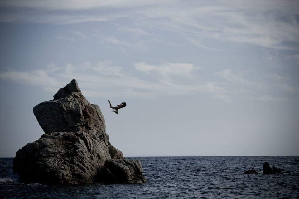 ezekiel_angeloni's profile header