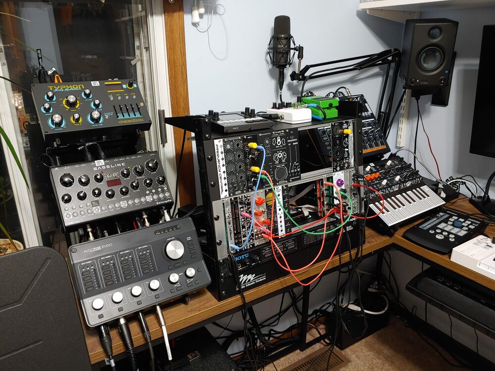 robin_h_p's profile header