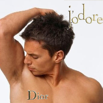 Uomo che si annusa l'ascella. Scritta: J'ODORE - DIOR