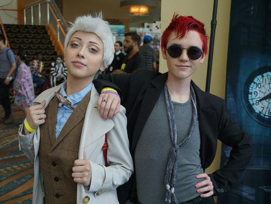 Cosplayers dressed as Azirophale and Crowley from Good Omens.