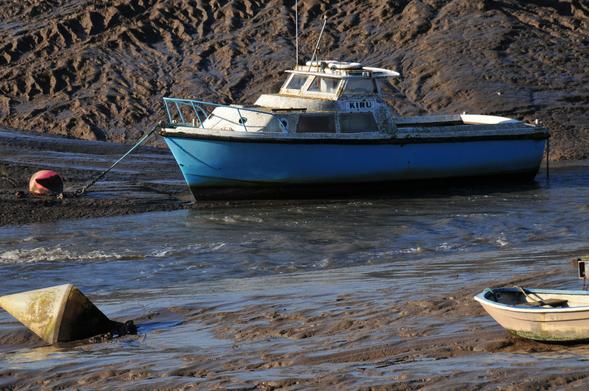 'Kiru' seems to have some kind of algae growing over the upper housing. Shame really as Kiru is rather a fetching, looking craft.
