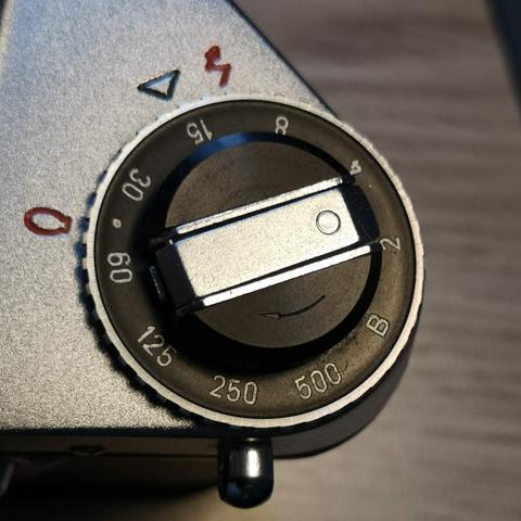 Shutter speed dial of Exa 500