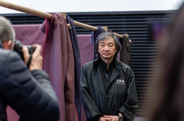 Shigeru Ban in refugee shelter