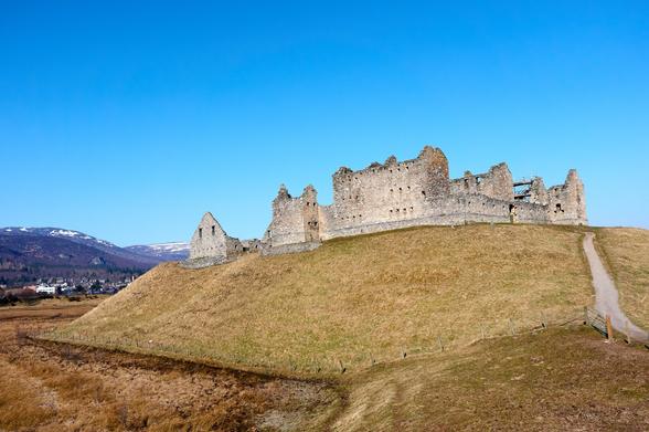 A view of the outside of Ruthven Barracks, perched on a hill.