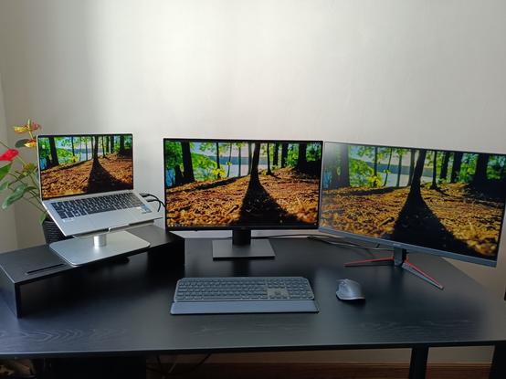 Laptop (Slimbook), keyboard + mouse (Logitech) and two screens (Dell 27", Acer 27") setup to work from home