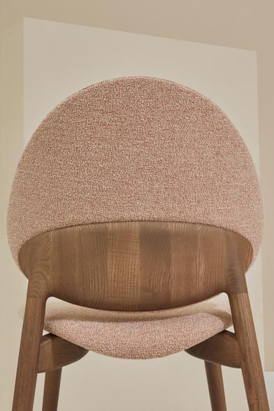 Back of fleuron chair detail showing structural pad