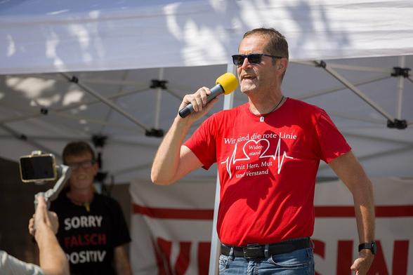 Redner Wolfgang Greulich.