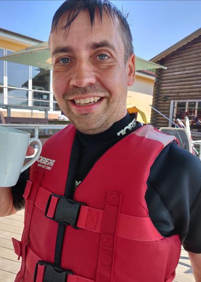 Ein zwischendurch Kaffee auf der Wasserskianlage in Hooksiel