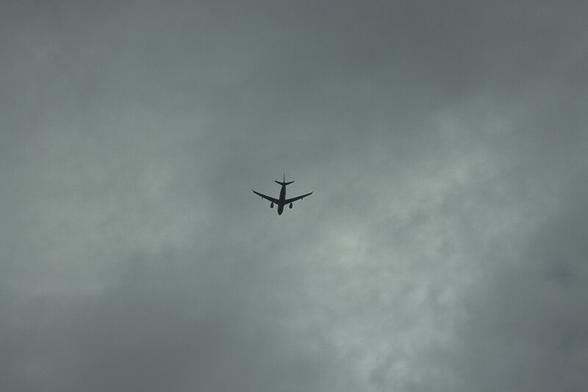 Avion dans les nuages