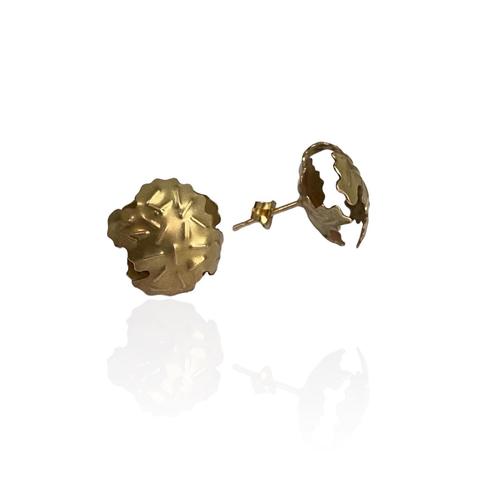 Foliose pod studs, 9ct yellow gold, inspired by foliose lichen, available to purchase at www.katebajic.co.uk/shop