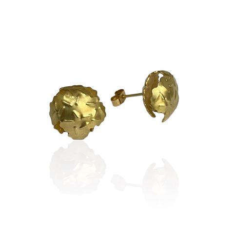 Foliose pod studs, 18ct yellow gold, inspired by foliose lichen, available to purchase at www.katebajic.co.uk/shop