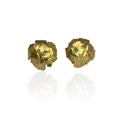 Foliose pod hand made stud earrings, 18ct yellow gold, inspired by foliose lichen, available to purchase at www.katebajic.co.uk/shop