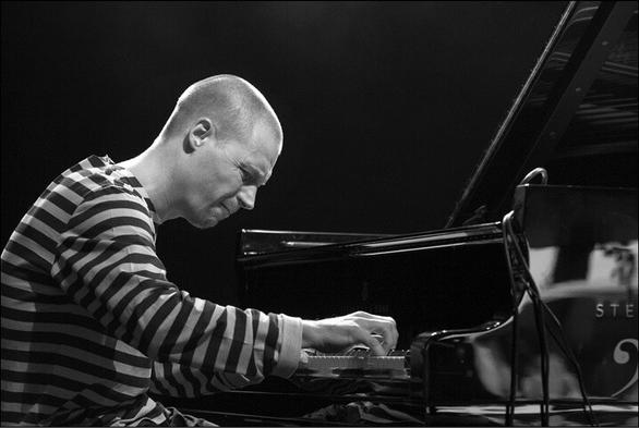 Der Jazzmusiker Esbjörn Svensson am Piano.