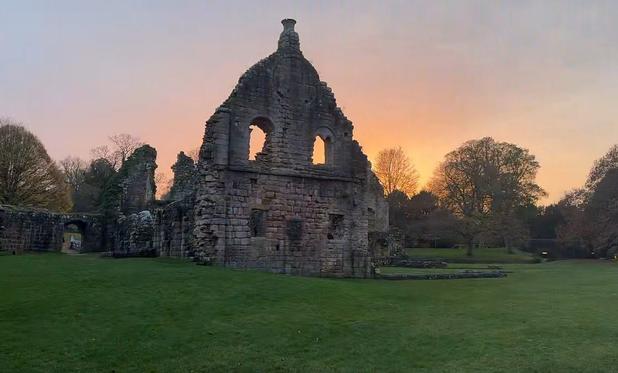 Screenshot of Fountains Abbey via a LIVE tour given by Evelyn Edwards and the Castle Crew pic2 sunset at Fountains Abbey