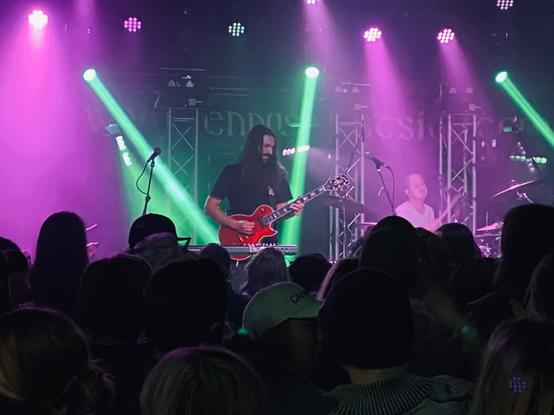 SunSquabi playing Elephant Song