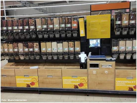 Eine Unverpackt-Abteilung in einem Supermarkt.