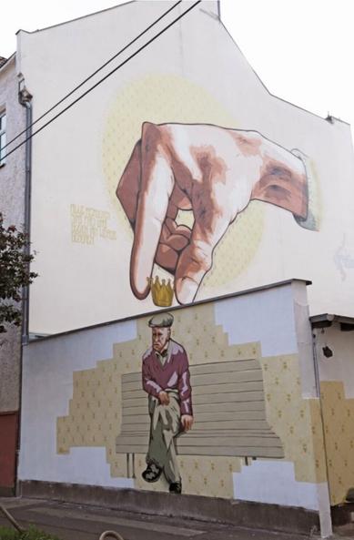 2 Streetartwalls Big Hand and Little Human