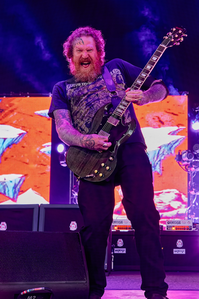 Mastodon plays live