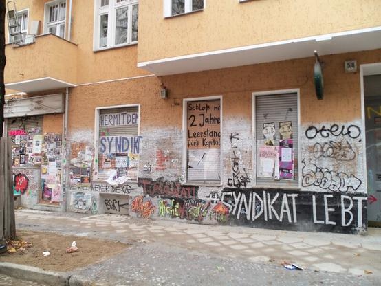 Syndikat: 858 Tage Leerstand Weisestr. 56 Neukölln