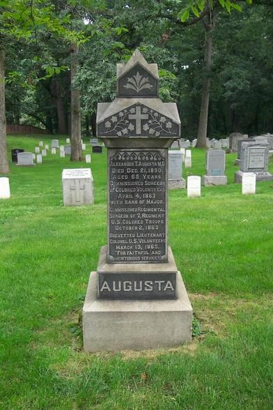 A photo of Augusta's gravestone.