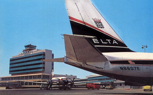 ￼ Airport, Atlanta, airplane tail ￼