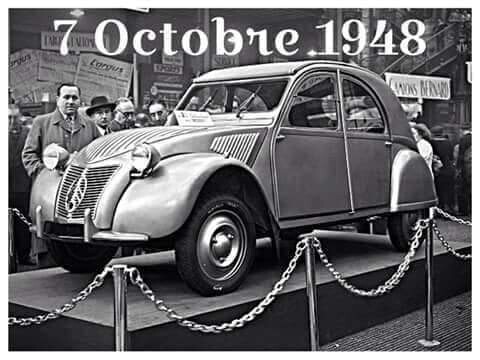 Photo ad for Citroën 2VC at an auto show