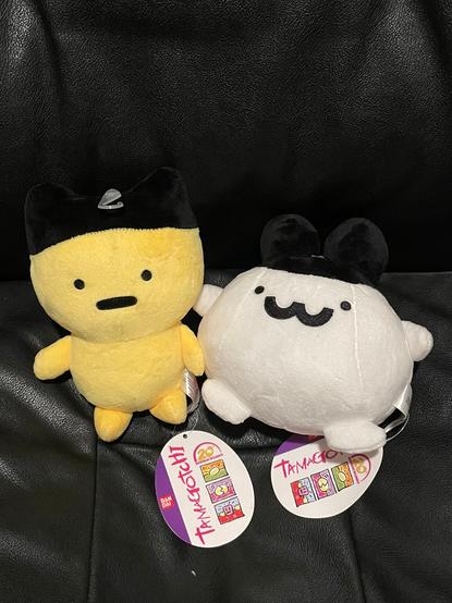 The Mametchi and Mimitchi plushies.