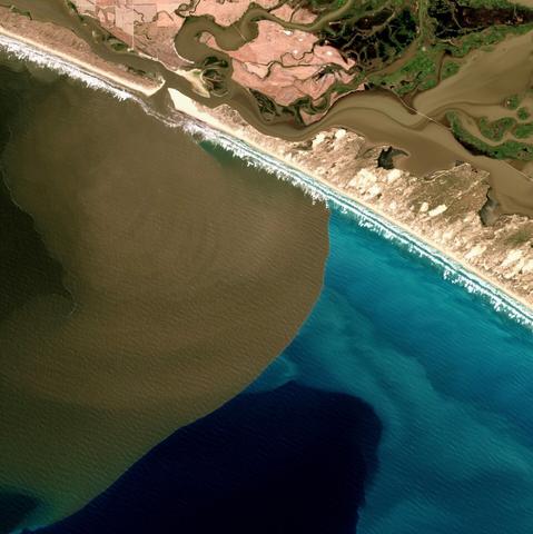 Flood plume at base of Murray River captured by satellite imagery