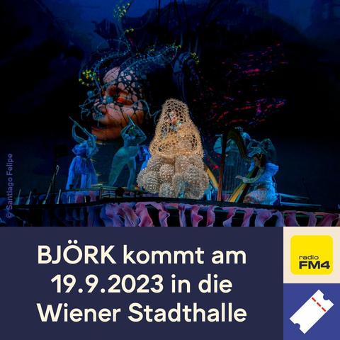 Foto von Björk in auffälligem Glitzerkostüm auf der Bühne, dazu Schlagzeile: BJÖRK kommt am 19.9.2023 in die Wiener Stadthalle