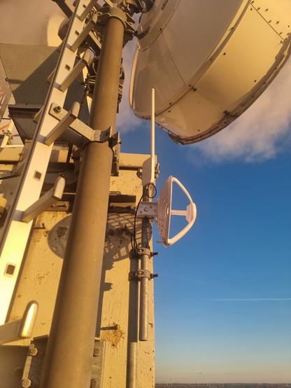 Neue Richtfunk Antenne sowie LoRa Antenne