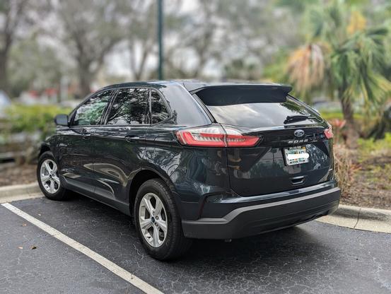 So fresh and so clean 2022 Ford Edge...