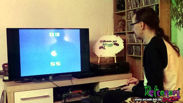 Matthias vom Retronom spielt "Krieg im Weltraum" auf dem Interton VC 4000!  Spiel Nr. 19 des deutschen Hörgeräteherstellers ist NICHT Star wars, auch wenn bei Spielende eine ganz ähnliche Melodie erklingt.