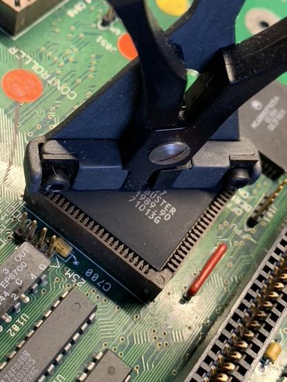 These #Hakko #PLCC extractor tools are the bees knees. No more beat up Busters, Garys or Agnuses. #Amiga