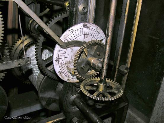 the clockwork

This is the clockwork of the coachman's house of the Kropff-Federtath Foundation in Olsberg.
It was manufactured in 1904 by the company "Turmuhrenfabrik und Glockengießerei J. F. Weule" in Bockenem (Ambergau).
The widow of the Olsberg industrialist Caspar Kropff, Ida Kropff-Federath, commissioned the installation.
The clockwork, the clock and the associated bell are still working today!

Auch diese Fotos sind Werke meines Vaters, Hans Martin Köster.