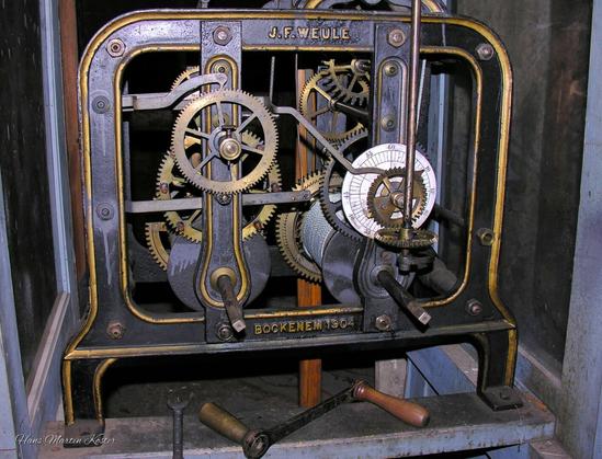 the clockwork

This is the clockwork of the coachman's house of the Kropff-Federtath Foundation in Olsberg.
It was manufactured in 1904 by the company "Turmuhrenfabrik und Glockengießerei J. F. Weule" in Bockenem (Ambergau).
The widow of the Olsberg industrialist Caspar Kropff, Ida Kropff-Federath, commissioned the installation.
The clockwork, the clock and the associated bell are still working today!

Auch diese Fotos sind Werke meines Vaters, Hans Martin Köster.