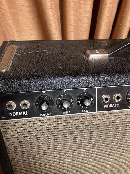 Fender Deluxe Reverb Amp! Kanal1 mit Volume, Treble und Bass Regler