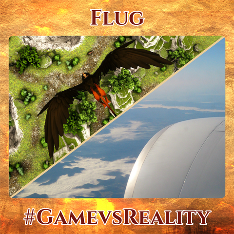 Zwei diagonal voneinander getrennte Bilder. Oben links ist ein Screenshot aus Arm zu sehen. Ein orangefarbener Greif mit braunen Flügeln fliegt Ober einer grünen Landschaft mit weißem Gestein.
Unten rechts ist ein Foto aus einem Flugzeugfenster über eine Turbine hinweg zu sehen. Unter dem Flugzeug liegt ein Gebirge, zwischen dessen Gipfeln Wolken hängen. Die dunklen Berge stehen im Kontrast zu den hellen Wolken.

Über den Bildern steht das Wort Flug, unter den Bildern der Hashtag #GamevsReality.
