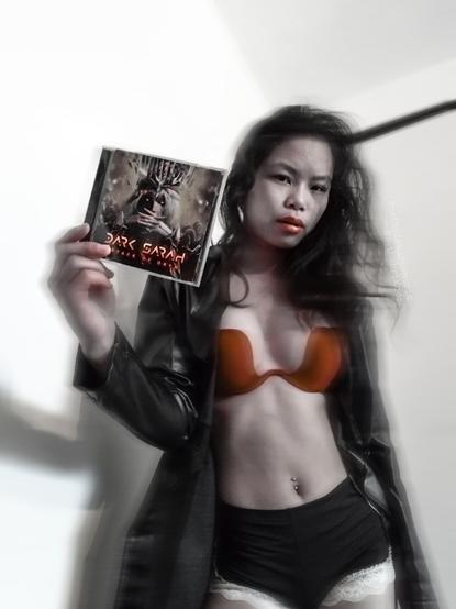 Friday vibes starting with @darksarahofficial today 😀
.
.
.
🔗 www.darksarah.com
.
.
.
.
.
.
#sethpicturesmusic #sethabrikoos #epicaband #femalefronted #femalefrontedbands #femalefrontedband #metallady  #oktoberpromotion #oktoberpromo #metalband #finnishmetal #metalmusicvideo  #metalmusicians #metalmusiclover  #cinematicmetal #signedmerch #metalgirl #newmetal #newmetaltracks
#happyreleaseday

🤘✌️

CD gifted  by: @oktober_promotion