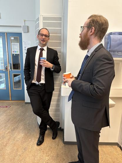 Tore Øgaard talking with Shawn Standefer