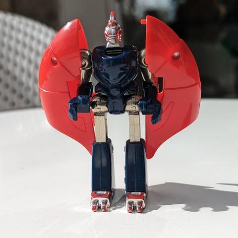 Un #gobot des années 1980 en super bon état. Membre des méchants, il s'appelle Monster Claws et se transforme en sous-marin ou soucoupe.