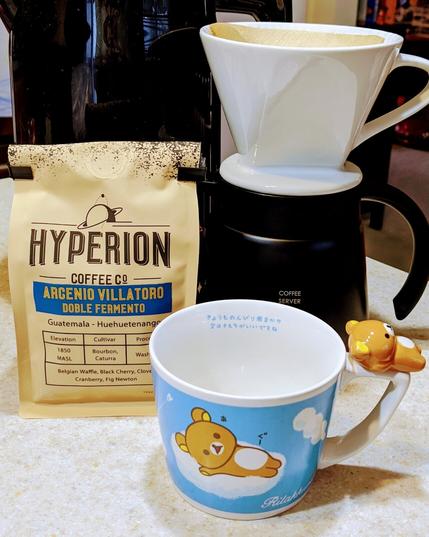 Hyperion Arcenio Villatoro beans with HARIO 02 server and Rilakkuma dreamy clouds mug