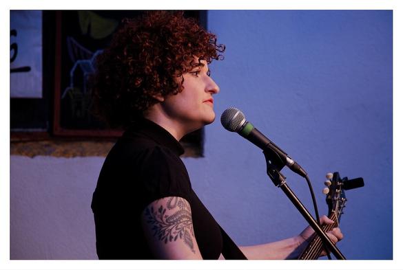 Carsie Blanton live at Levis Corner House, Ballydehob by Jason Lee.