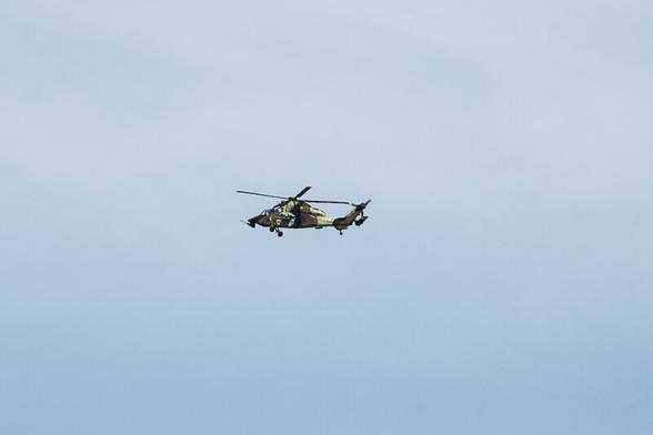 Hélicoptère tigre immatriculation BHP au-dessus de Saint-Remèze en Ardèche