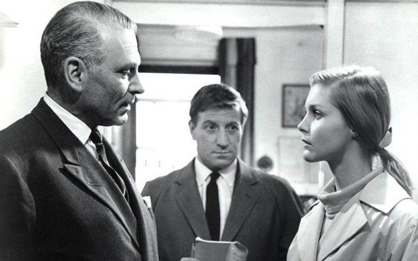 Laurence Olivier, Clive Revill and Carol Lynley in 'Bunny Lake is Missing' (1965)
