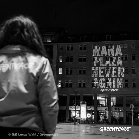 Projektion: Rana Plaza Never Again