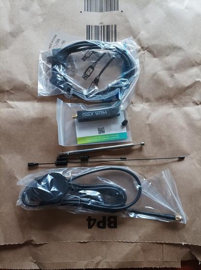 Multiple packages with antennas, USB stick sdr receiver and cables