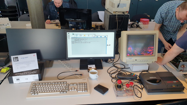 Amiga 4000T and Amiga CD32