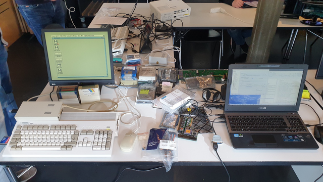 Amiga 1200 few parts and Windows with Amiga Emulation